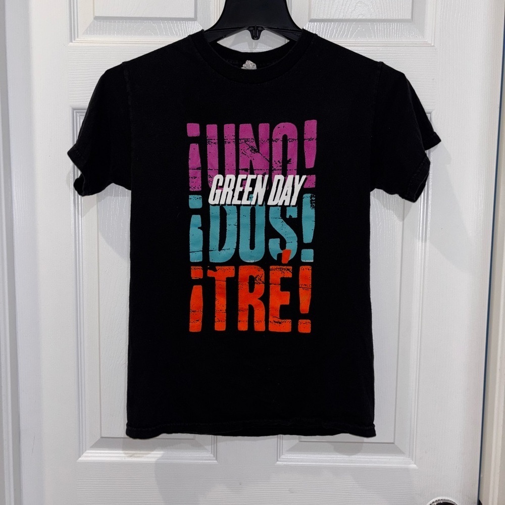 Green Day 2013 Uno Dos Tre Tee - Band Black Distressed Cutoff T Mens Small - Picture 2 of 5
